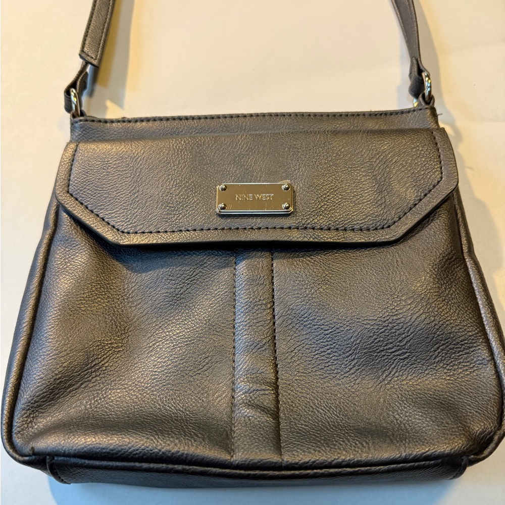 Nine West Crossbody Purse
Gently used - see photos.